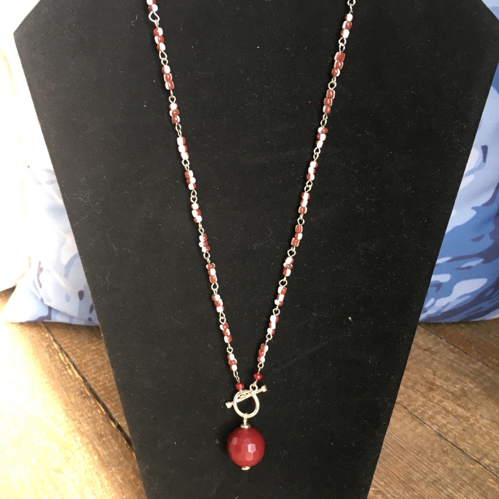 Maroon and white beaded toggle necklace